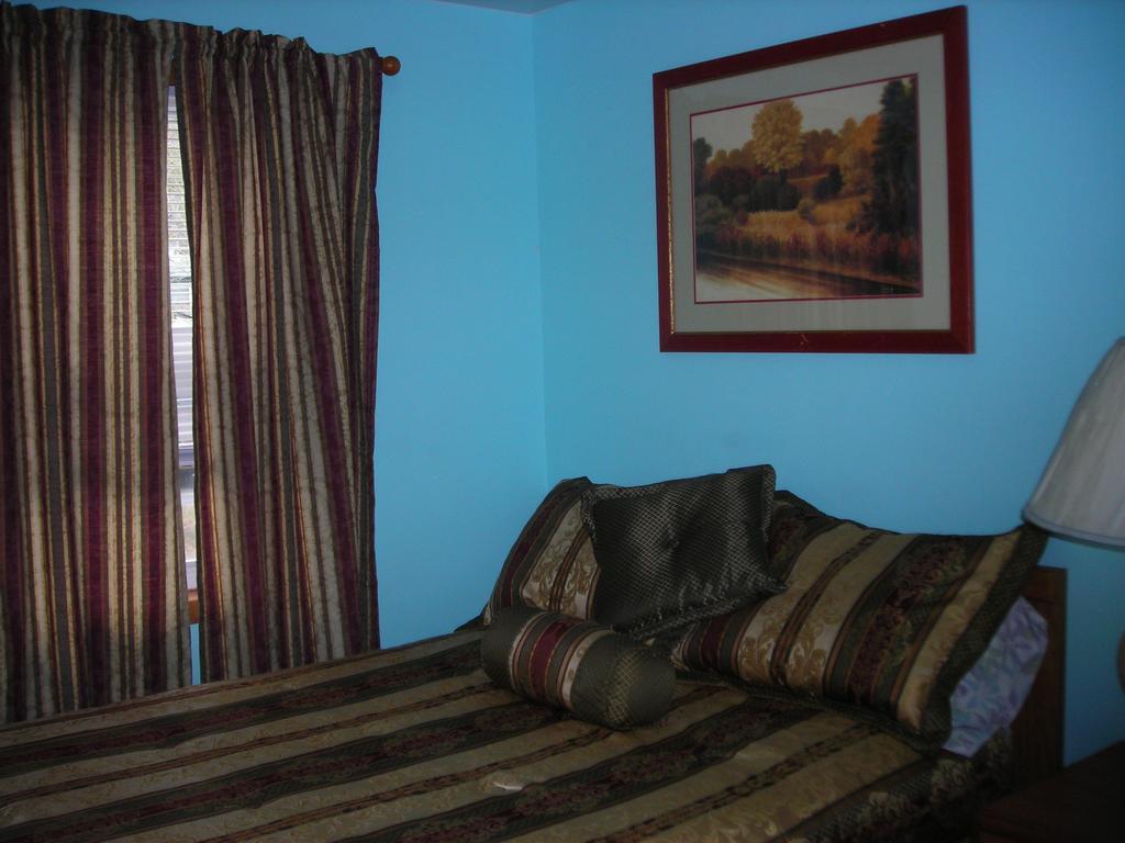 Deer Trail Motel Wisconsin Dells Room photo