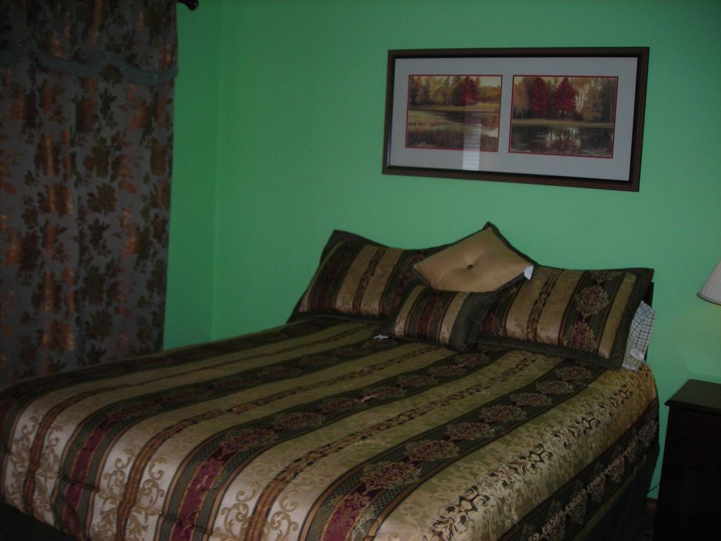 Deer Trail Motel Wisconsin Dells Room photo